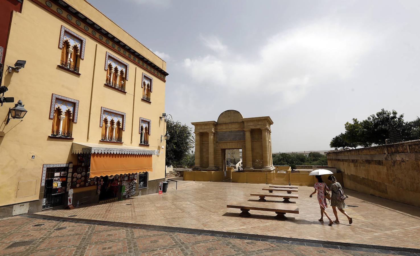 En imágenes, Córdoba desierta en plena ola de calor