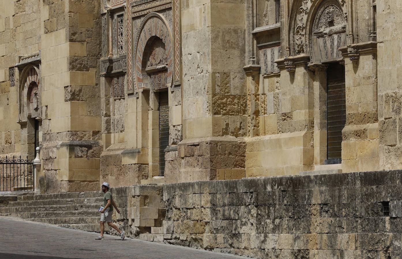 En imágenes, Córdoba desierta en plena ola de calor