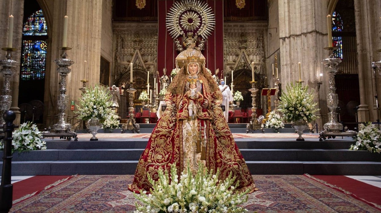 La misa de la Virgen de los Reyes, en imágenes