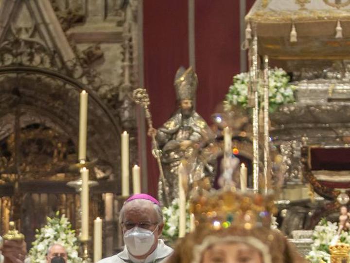 Meneses ha mostrado su deseo de hacer un acto extraordinario con la Virgen de los Reyes