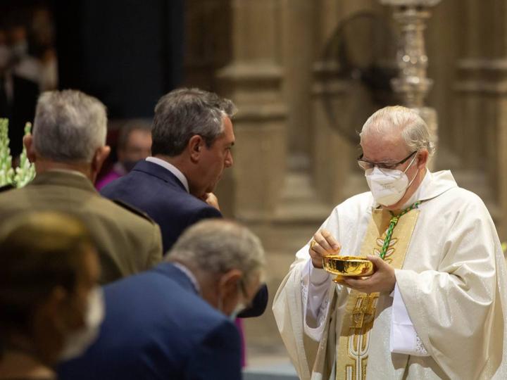 Meneses ha mostrado su deseo de hacer un acto extraordinario con la Virgen de los Reyes