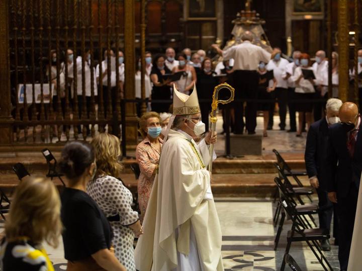 Meneses ha mostrado su deseo de hacer un acto extraordinario con la Virgen de los Reyes