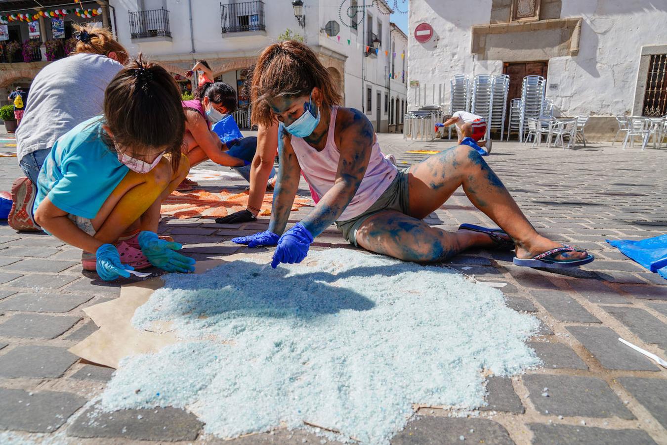 Las alfombras por San Roque de Dos Torres, en imágenes