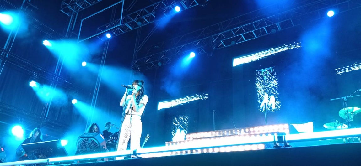 FOTOS: Aitana, derroche de ritmo y coreografía en el Cabaret Festival de El Puerto