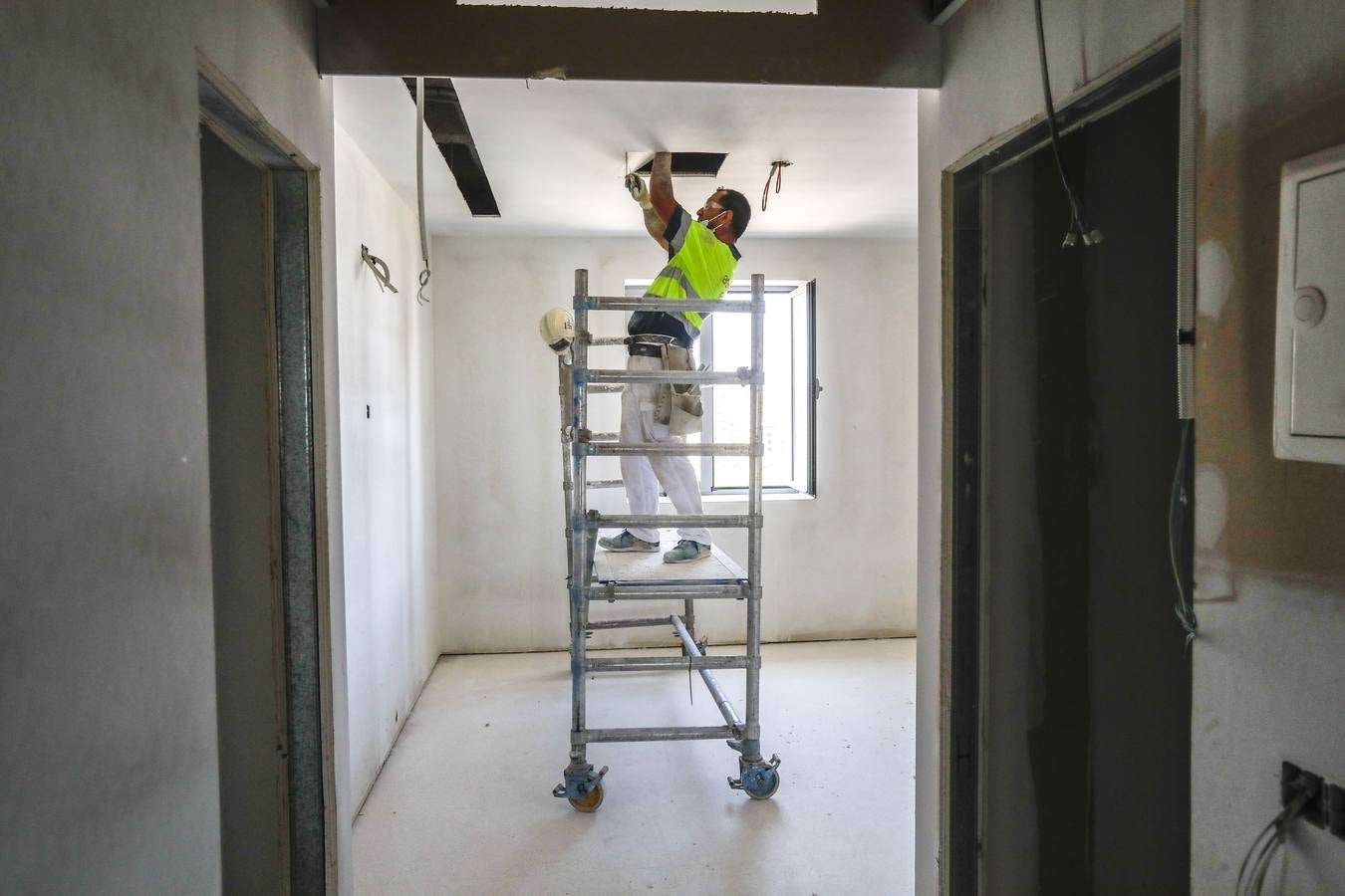 Tras quince años de abandono de un hospital que era pionero se anuncia el final de sus obras para el verano de 2022