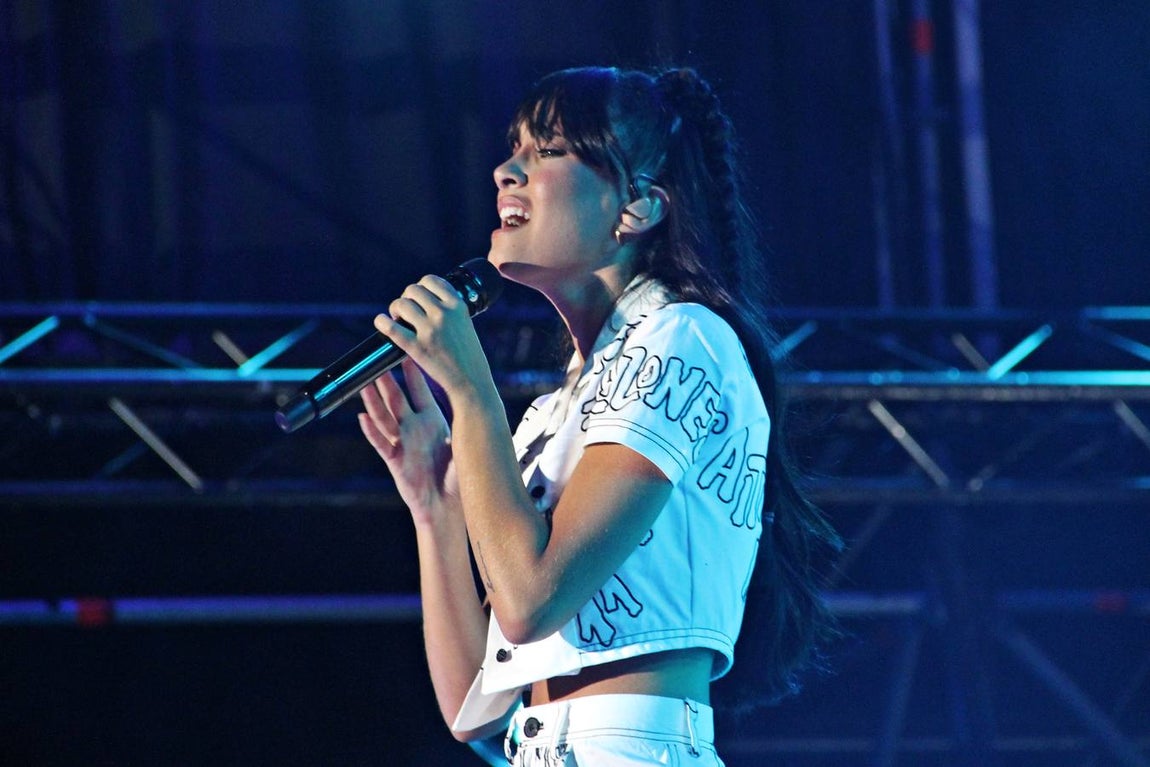 FOTOS: Aitana, derroche de ritmo y coreografía en el Cabaret Festival de El Puerto