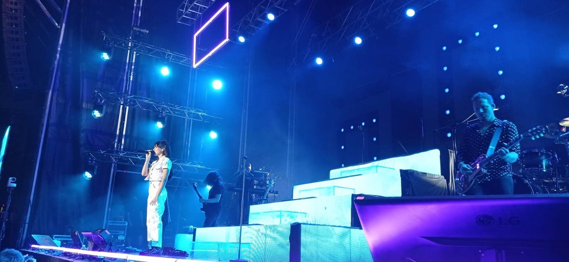 FOTOS: Aitana, derroche de ritmo y coreografía en el Cabaret Festival de El Puerto