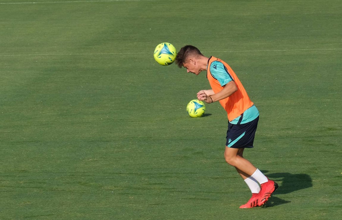 FOTOS: Entrenamiento del Cádiz CF antes de visitar el Benito Villamarín