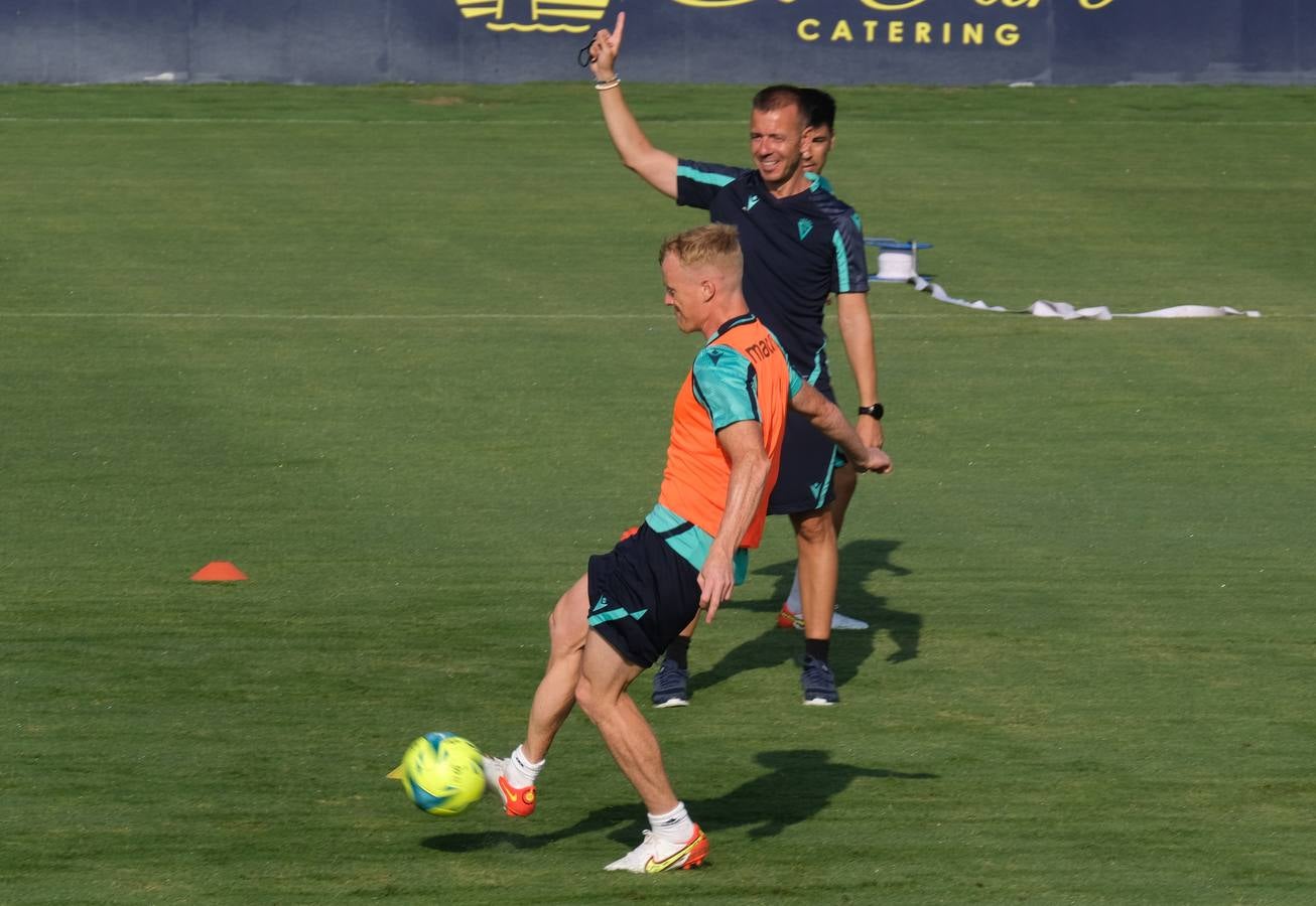 FOTOS: Entrenamiento del Cádiz CF antes de visitar el Benito Villamarín