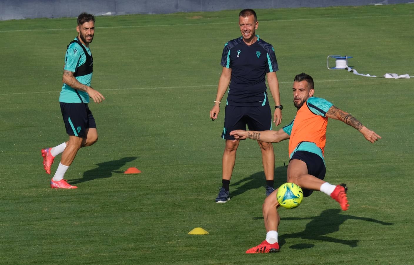 FOTOS: Entrenamiento del Cádiz CF antes de visitar el Benito Villamarín