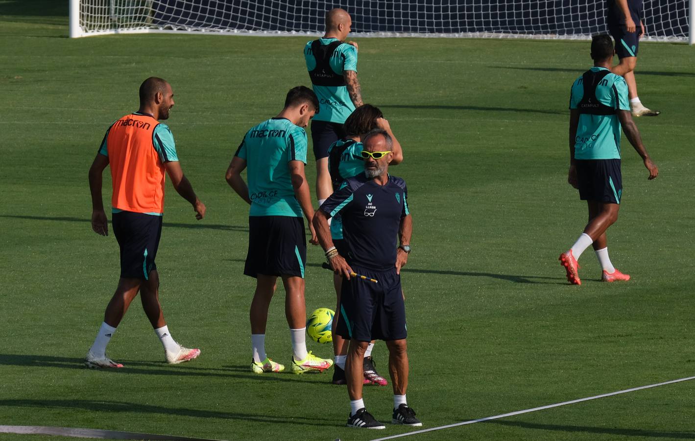 FOTOS: Entrenamiento del Cádiz CF antes de visitar el Benito Villamarín