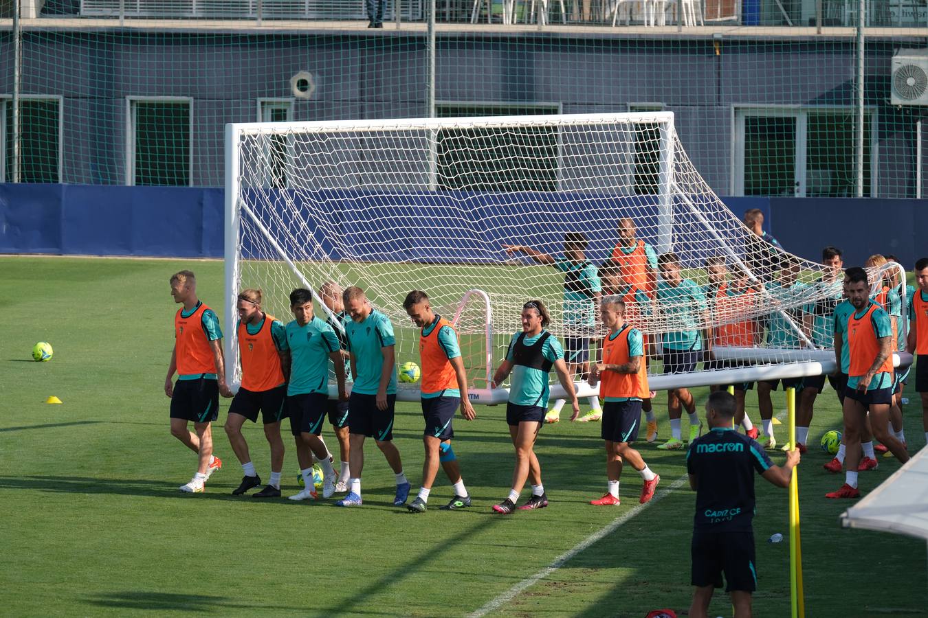 FOTOS: Entrenamiento del Cádiz CF antes de visitar el Benito Villamarín