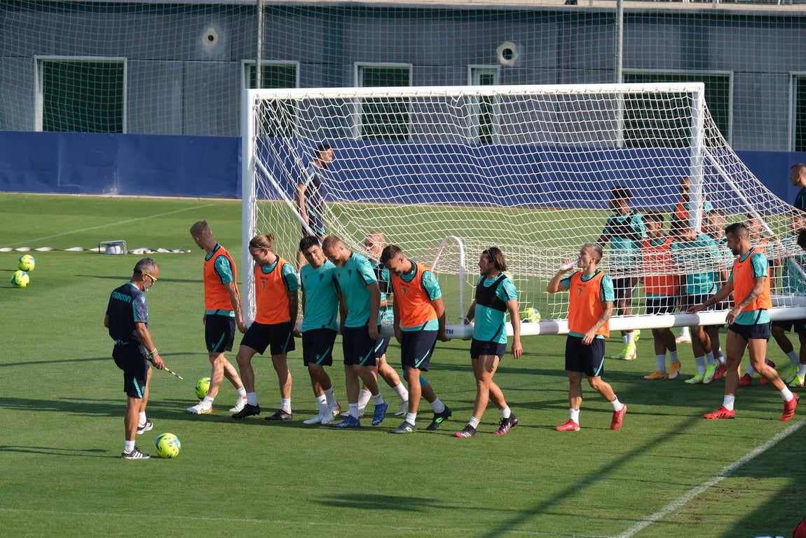FOTOS: Entrenamiento del Cádiz CF antes de visitar el Benito Villamarín