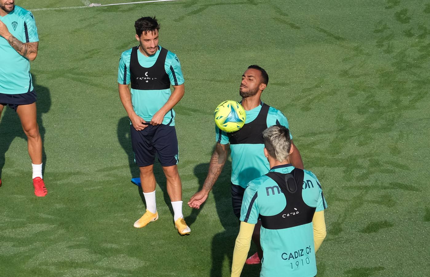 FOTOS: Entrenamiento del Cádiz CF antes de visitar el Benito Villamarín