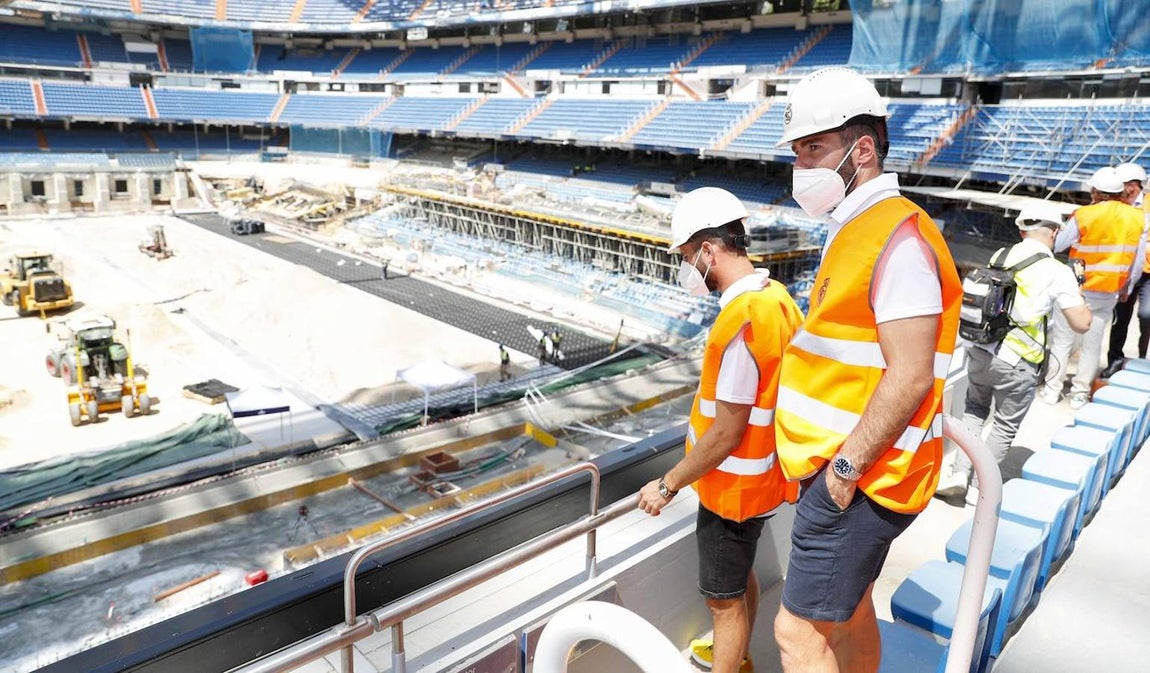 Desde marzo sin pisarlo. El grueso de la plantilla, a excepción de los nuevos fichajes, no pisaba el Bernabéu desde el 1 de marzo de 2020, último partido antes de la pandemia y el último en el recinto. Los blancos eso sí se llevaron un buen recuerdo, pues vencieron 2-0 al Barcelona.