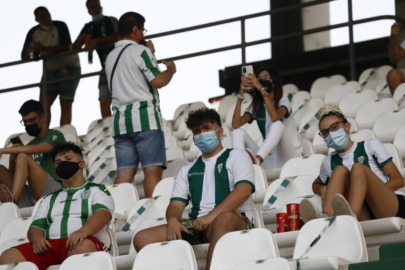 El ambiente previo al partido entre el Córdoba y el Extremadura, en imágenes