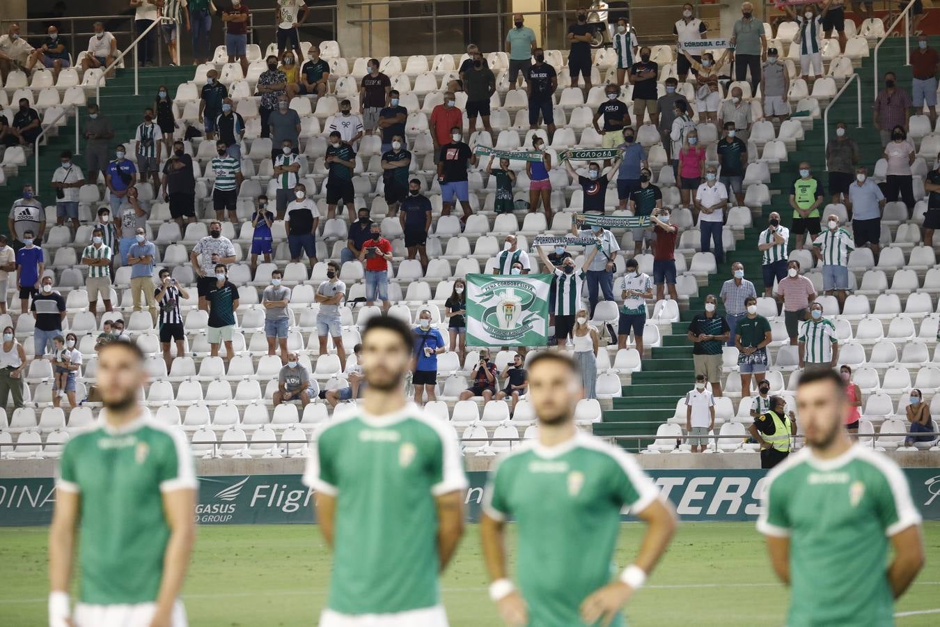 El ambiente previo al partido entre el Córdoba y el Extremadura, en imágenes