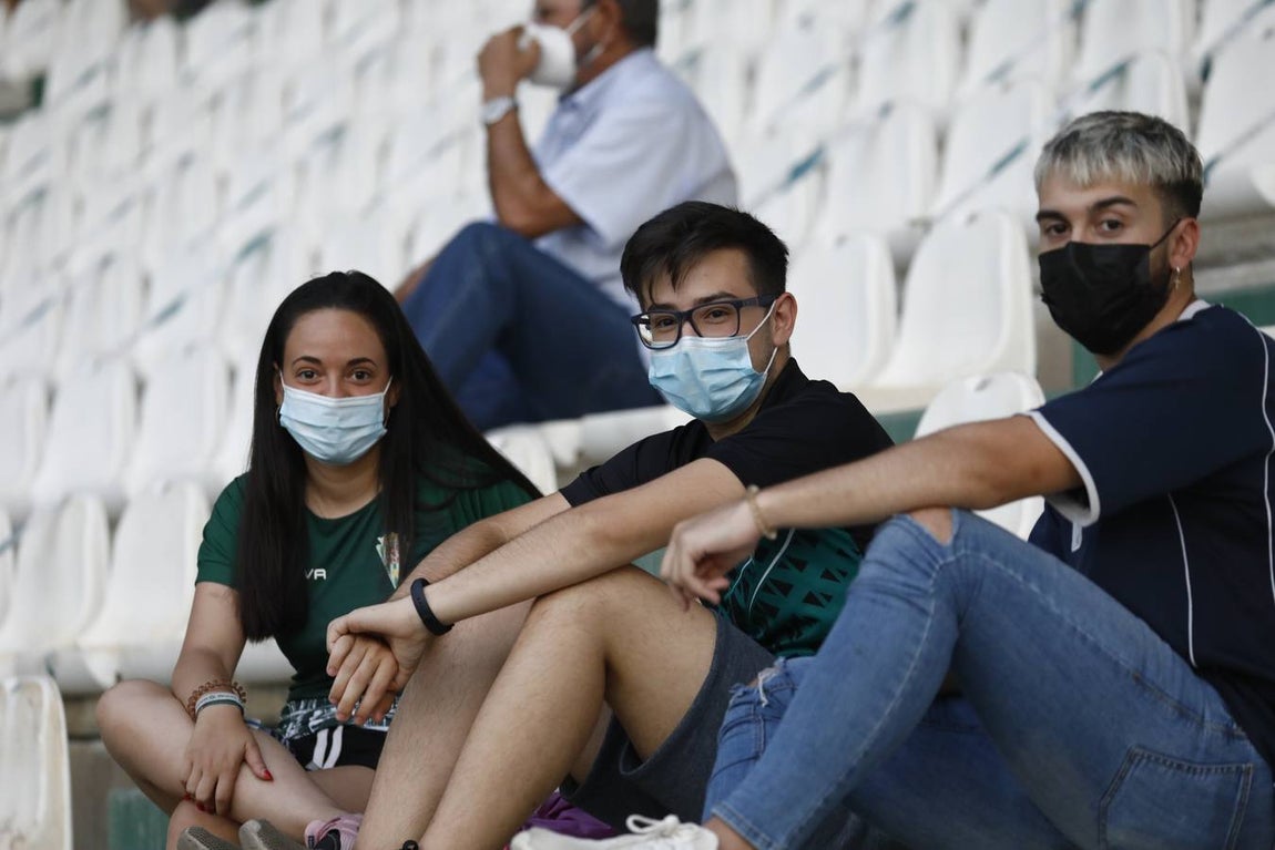 El ambiente previo al partido entre el Córdoba y el Extremadura, en imágenes