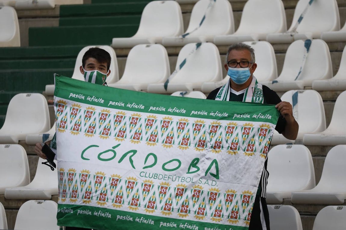 El ambiente previo al partido entre el Córdoba y el Extremadura, en imágenes