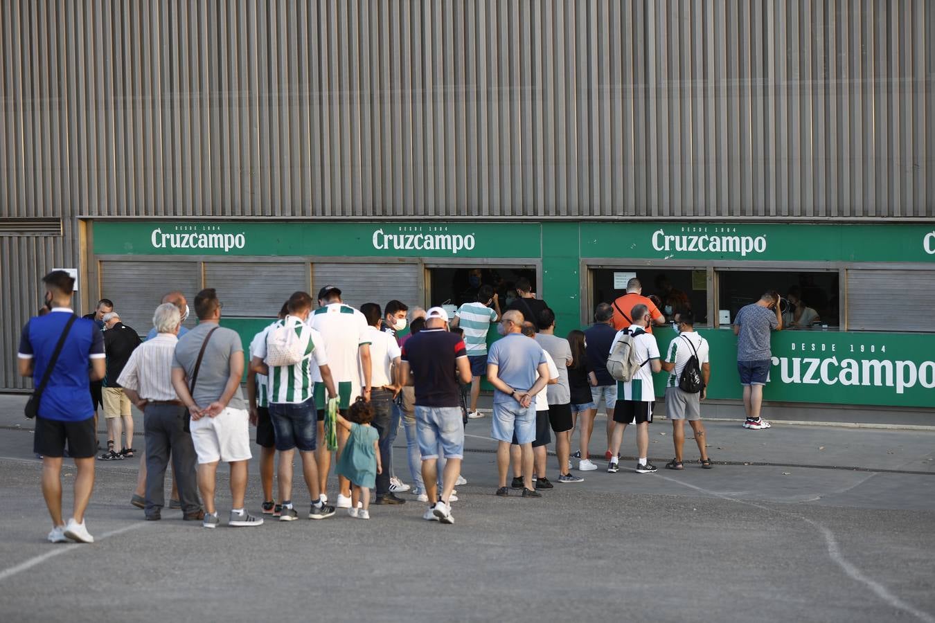 El ambiente previo al partido entre el Córdoba y el Extremadura, en imágenes