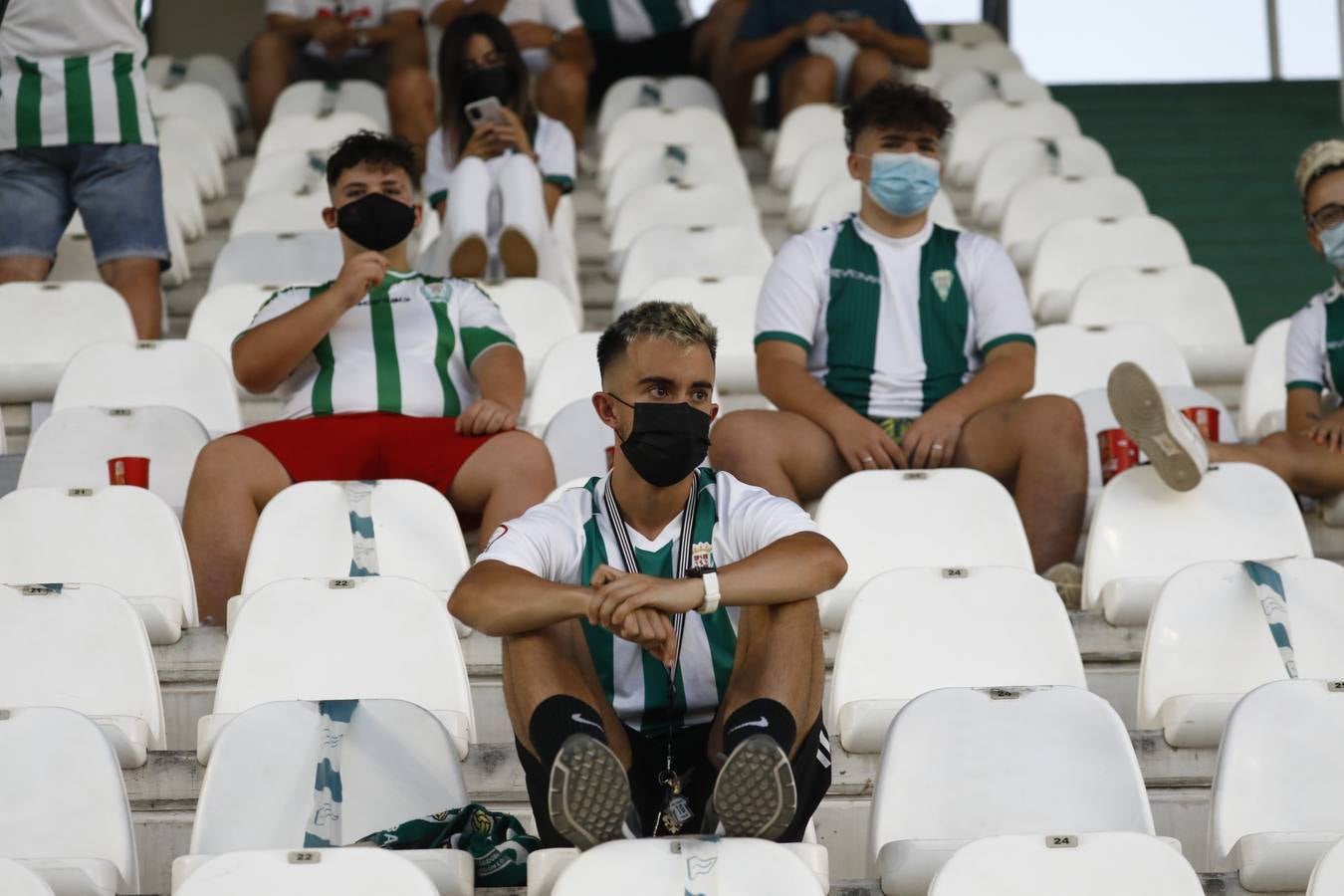 El ambiente previo al partido entre el Córdoba y el Extremadura, en imágenes