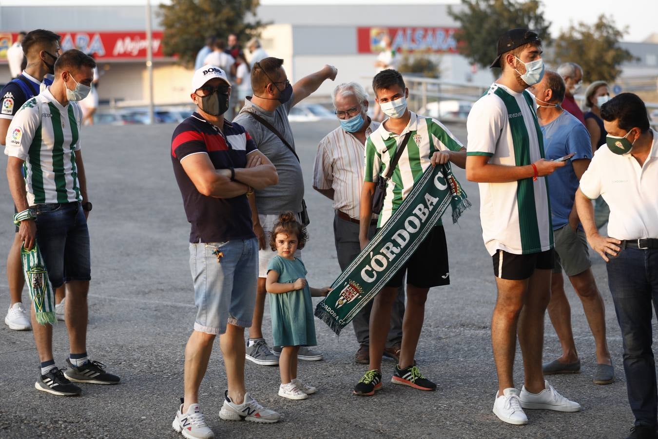 El ambiente previo al partido entre el Córdoba y el Extremadura, en imágenes