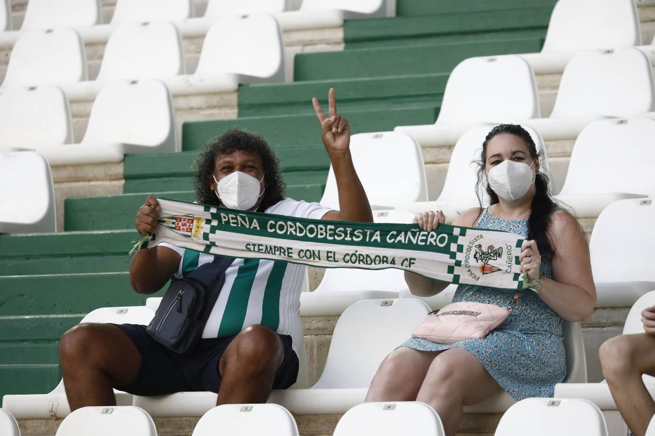 El ambiente previo al partido entre el Córdoba y el Extremadura, en imágenes