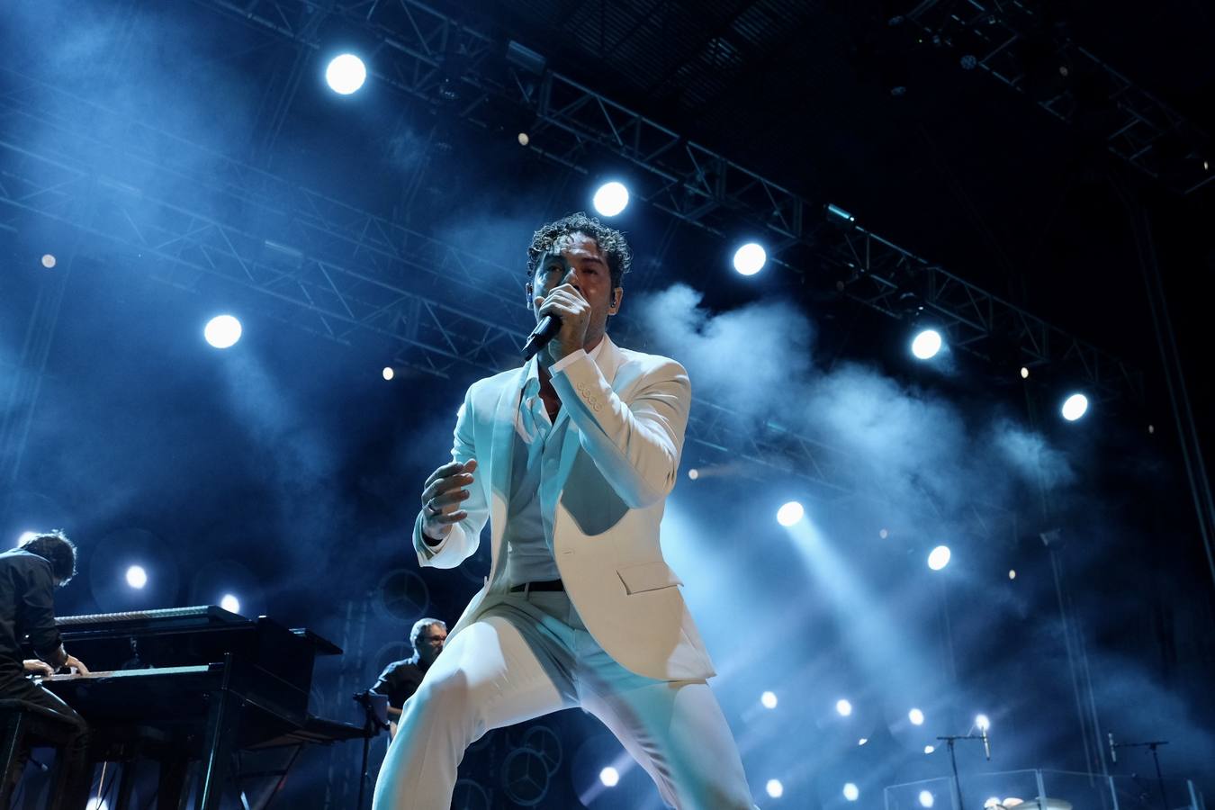 FOTOS: El huracán Bisbal pasa por el Concert Music Festival de Chiclana con un vendaval de ritmo