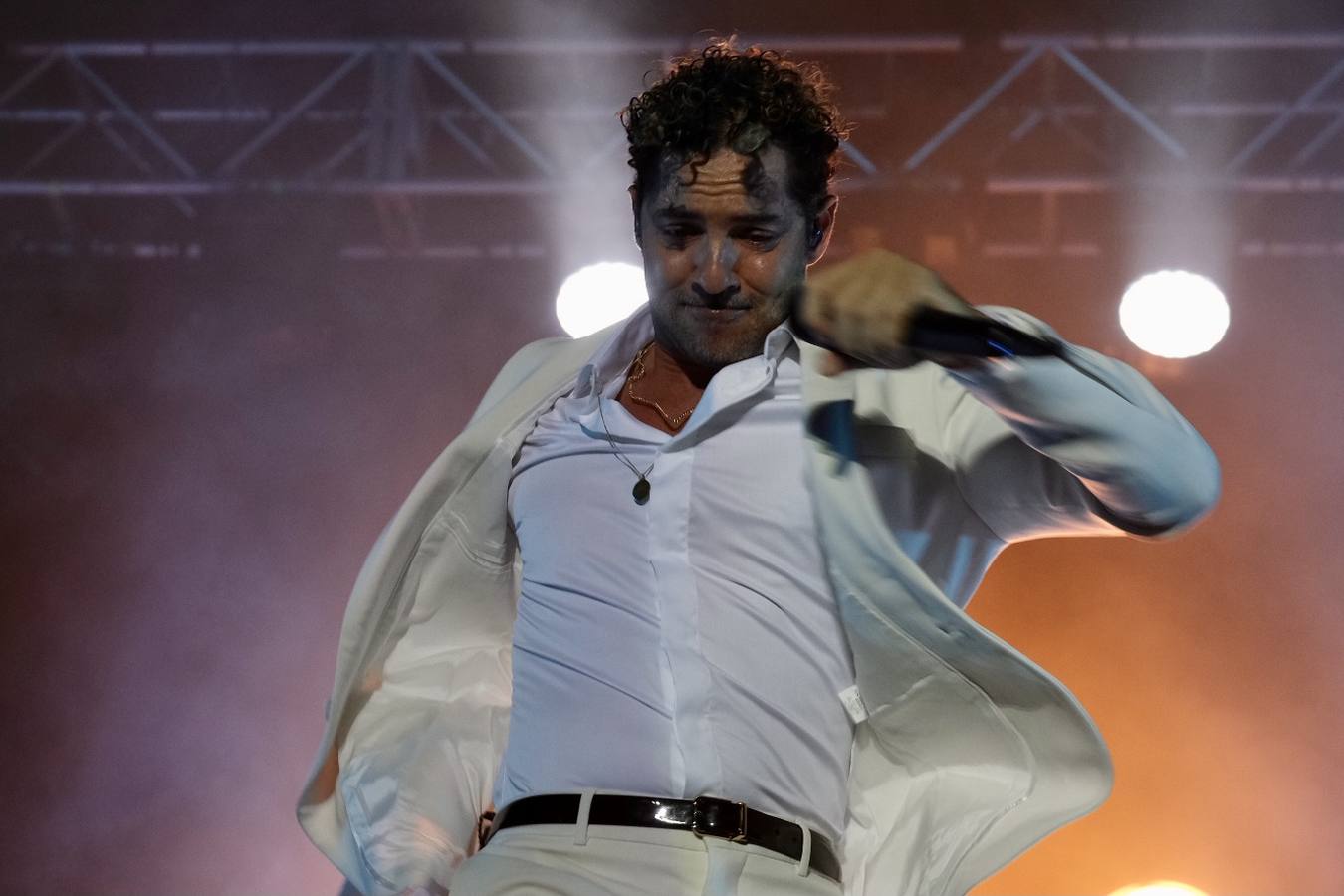 FOTOS: El huracán Bisbal pasa por el Concert Music Festival de Chiclana con un vendaval de ritmo