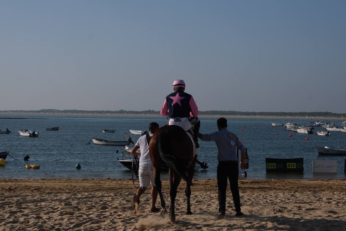 FOTOS: Segundo día de las Carreras de Caballos de Sanlúcar en el segundo ciclo