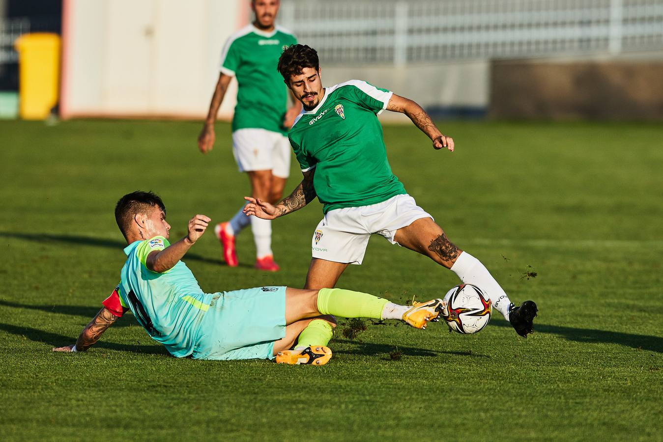 El partido entre el Recreativo Granada y el Córdoba CF, en imágenes