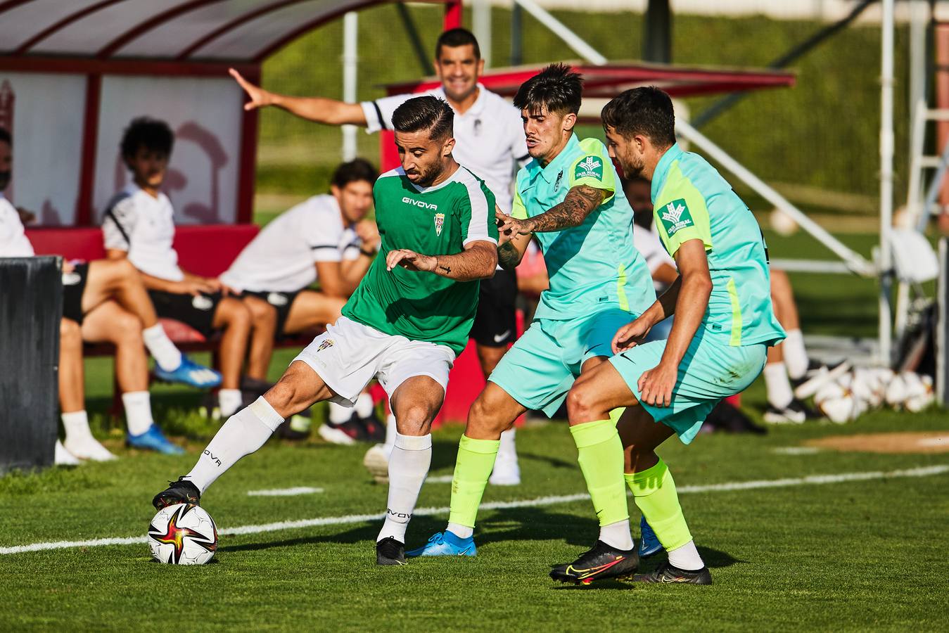 El partido entre el Recreativo Granada y el Córdoba CF, en imágenes