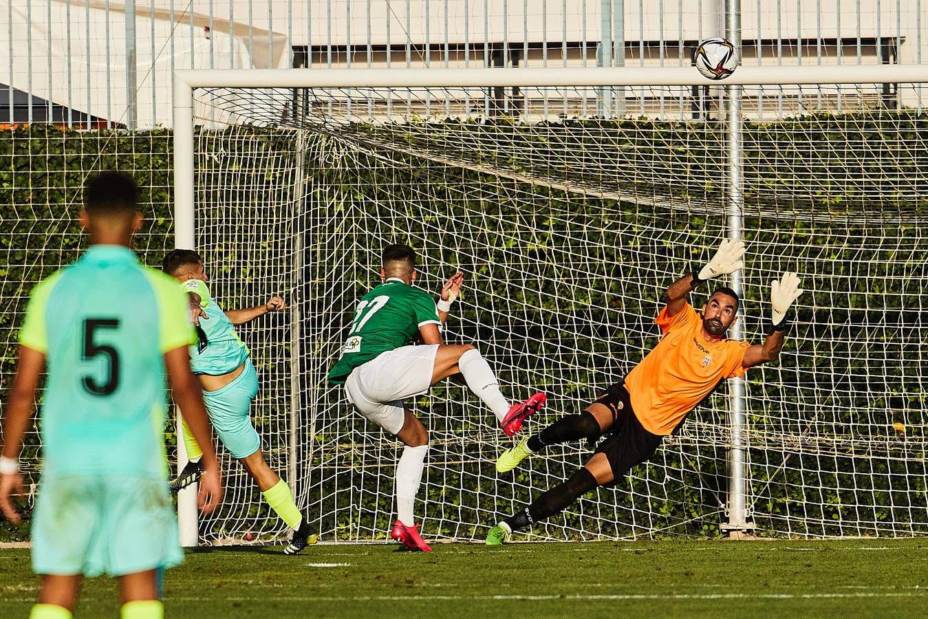 El partido entre el Recreativo Granada y el Córdoba CF, en imágenes