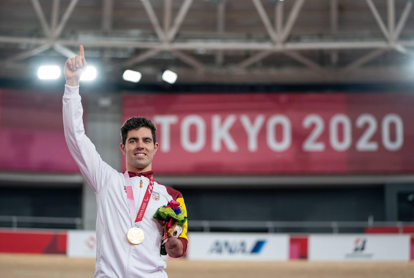 La medalla de oro del ciclista de Córdoba Alfonso Cabello, en imágenes