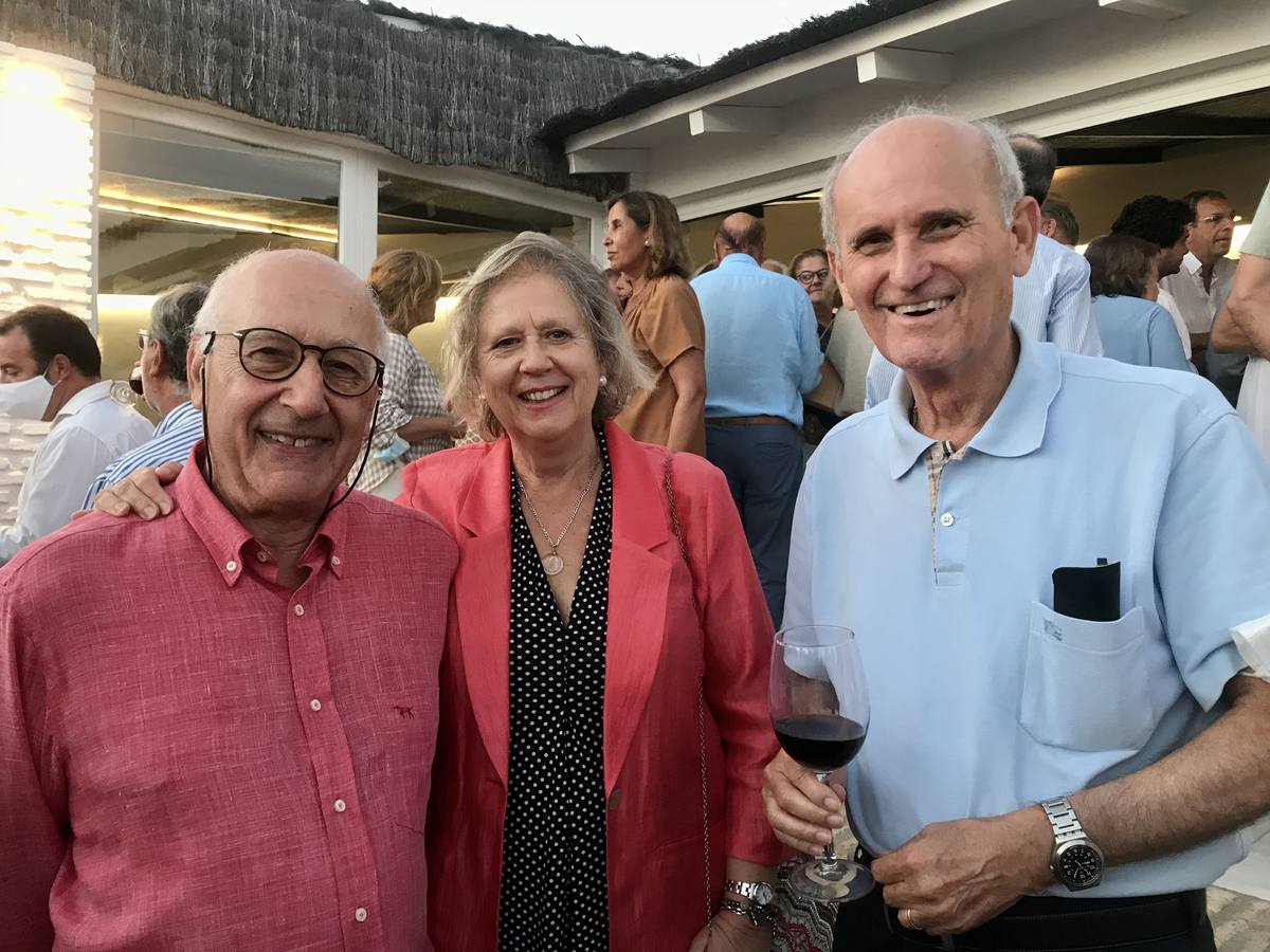 Javier Cantos, María del Carmen Orihuela y Fernando Martínez del Cerro.. 