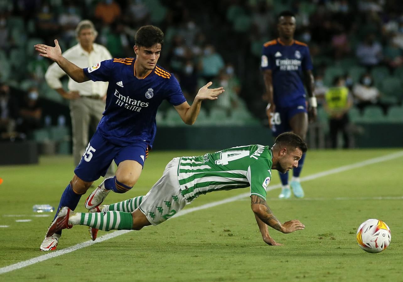 Partido entre el Real Betis y el Real Madrid disputado en el Benito Villamarín