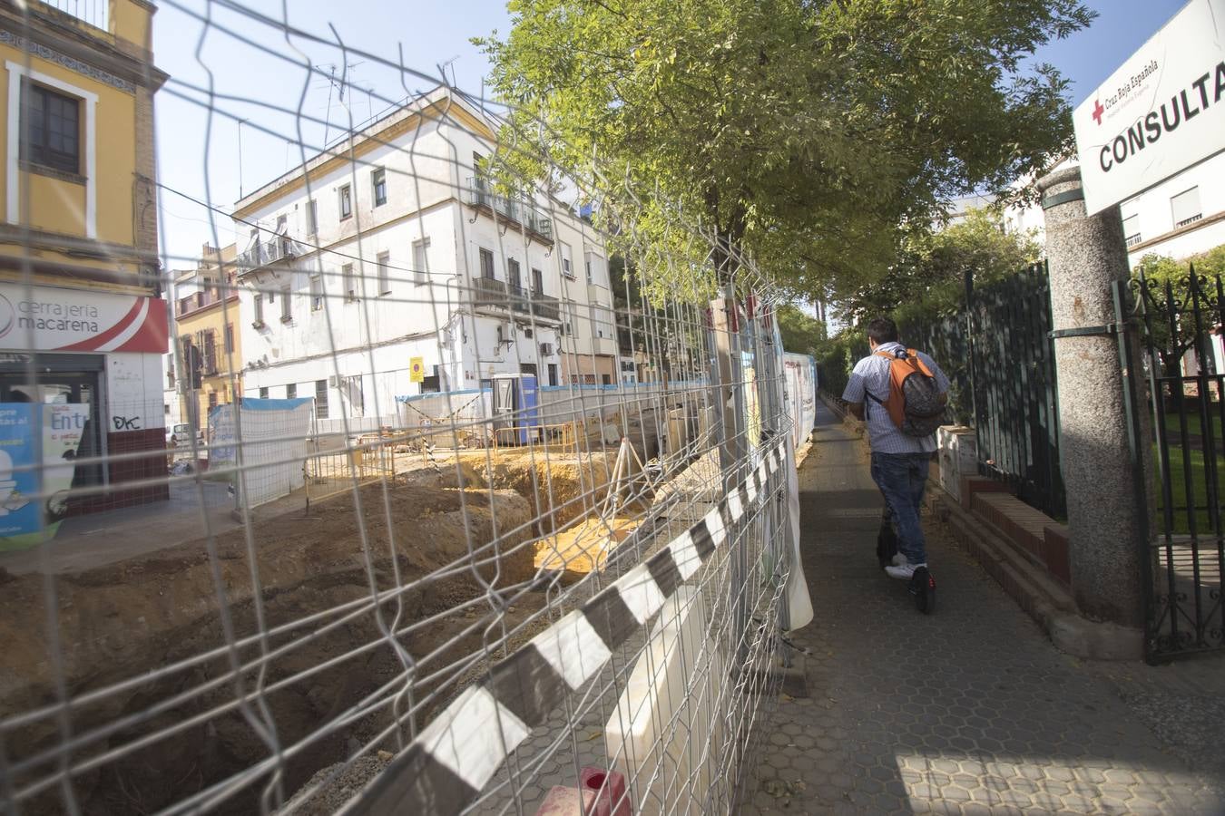 Obras en la avenida de la Cruz Roja y Torneo que se encontrarán los sevillanos a la vuelta de las vacaciones