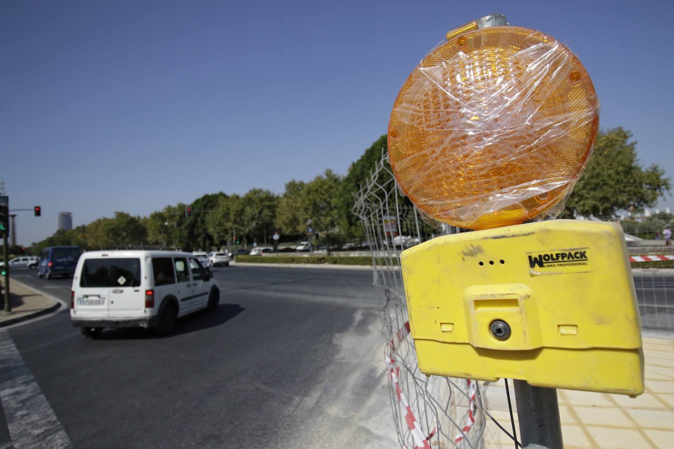 Obras en la avenida de la Cruz Roja y Torneo que se encontrarán los sevillanos a la vuelta de las vacaciones