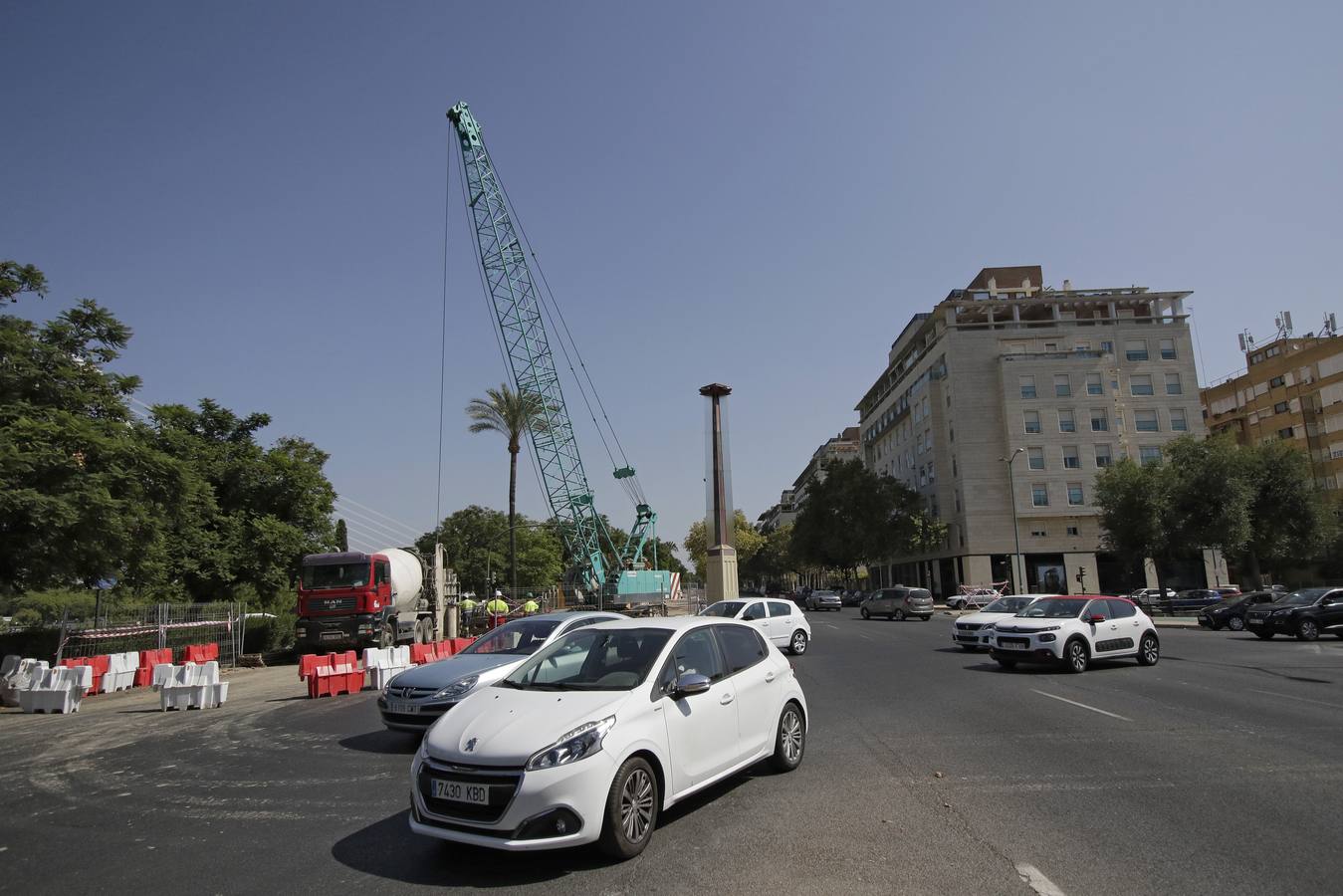 Obras en la avenida de la Cruz Roja y Torneo que se encontrarán los sevillanos a la vuelta de las vacaciones