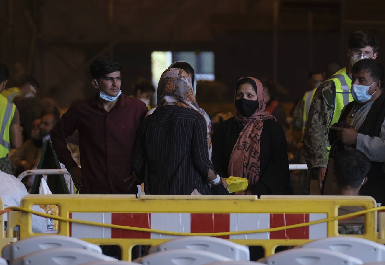 FOTOS: Así viven los refugiados afganos en la Base Naval de Rota