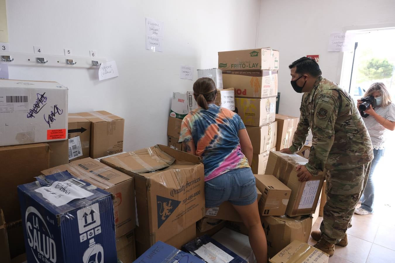 FOTOS: Así viven los refugiados afganos en la Base Naval de Rota