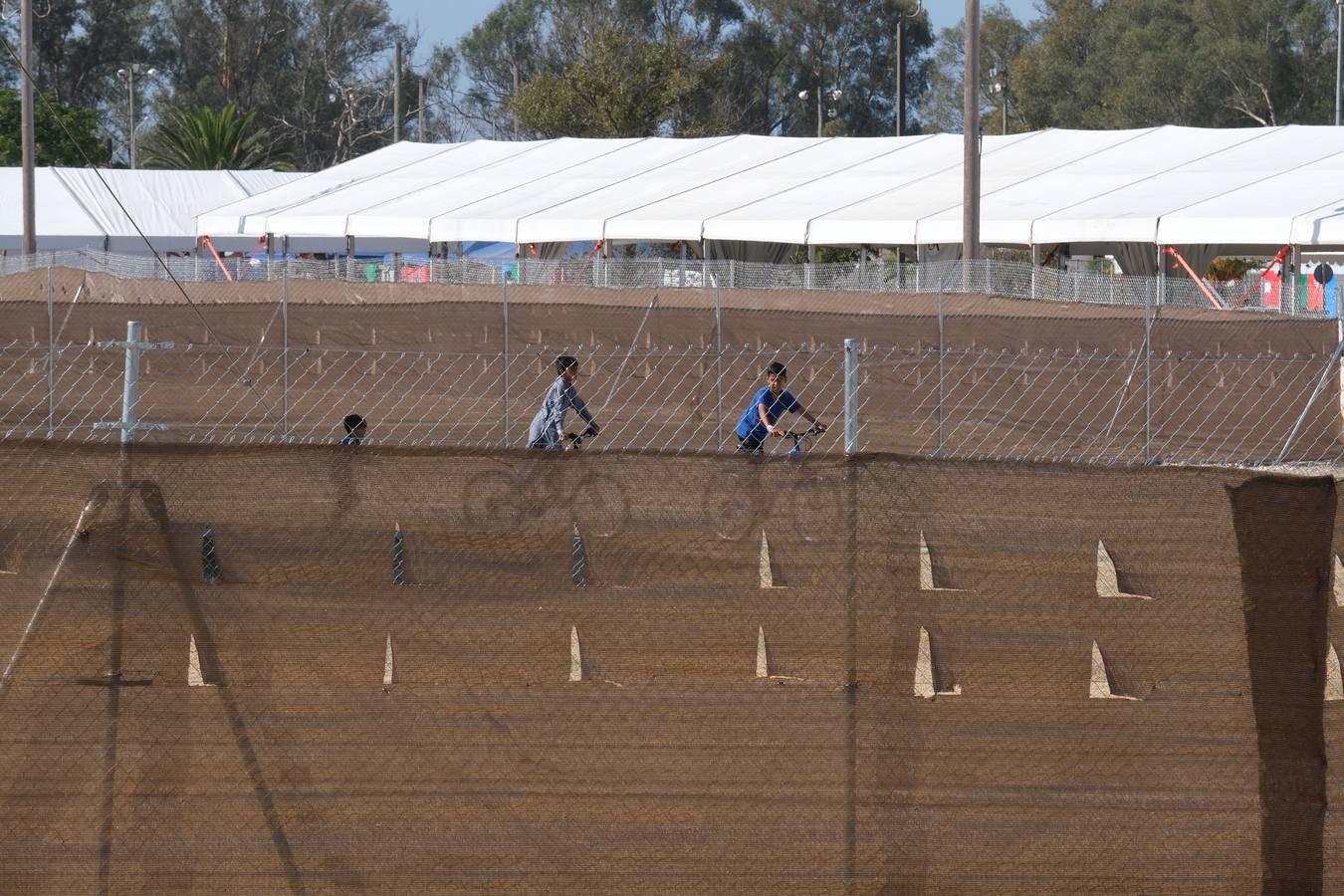 FOTOS: Así viven los refugiados afganos en la Base Naval de Rota