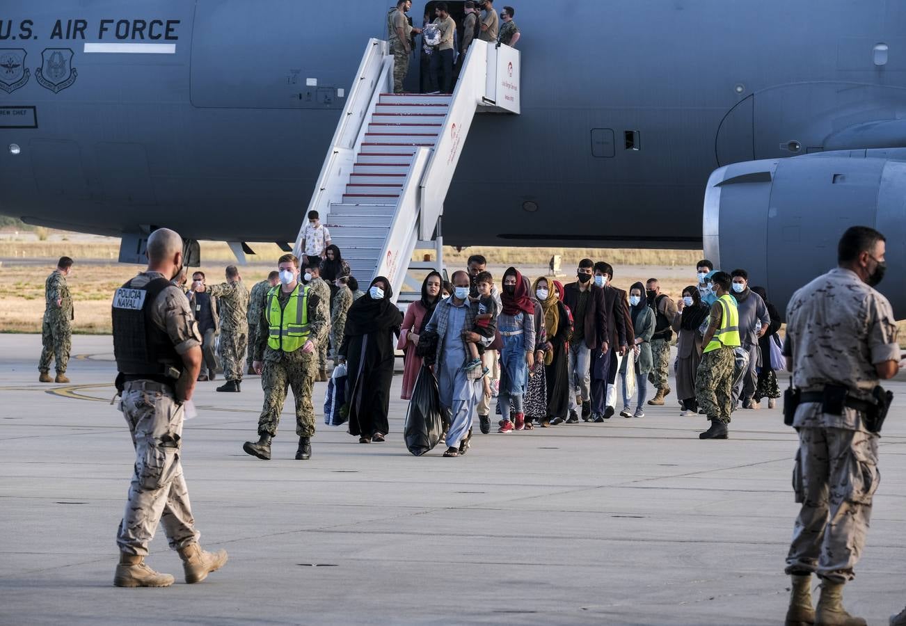 FOTOS: Así viven los refugiados afganos en la Base Naval de Rota