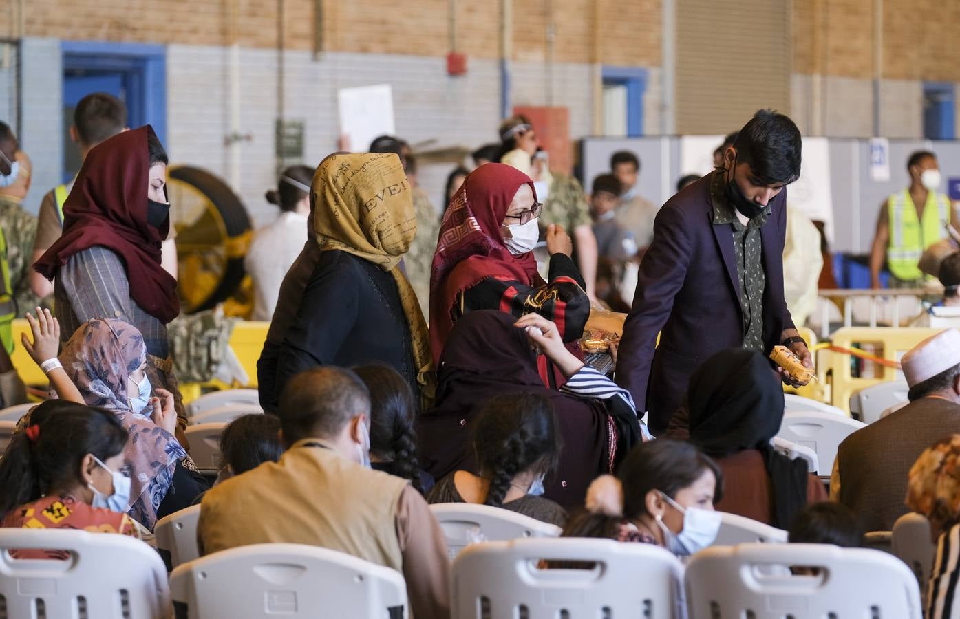 FOTOS: Así viven los refugiados afganos en la Base Naval de Rota