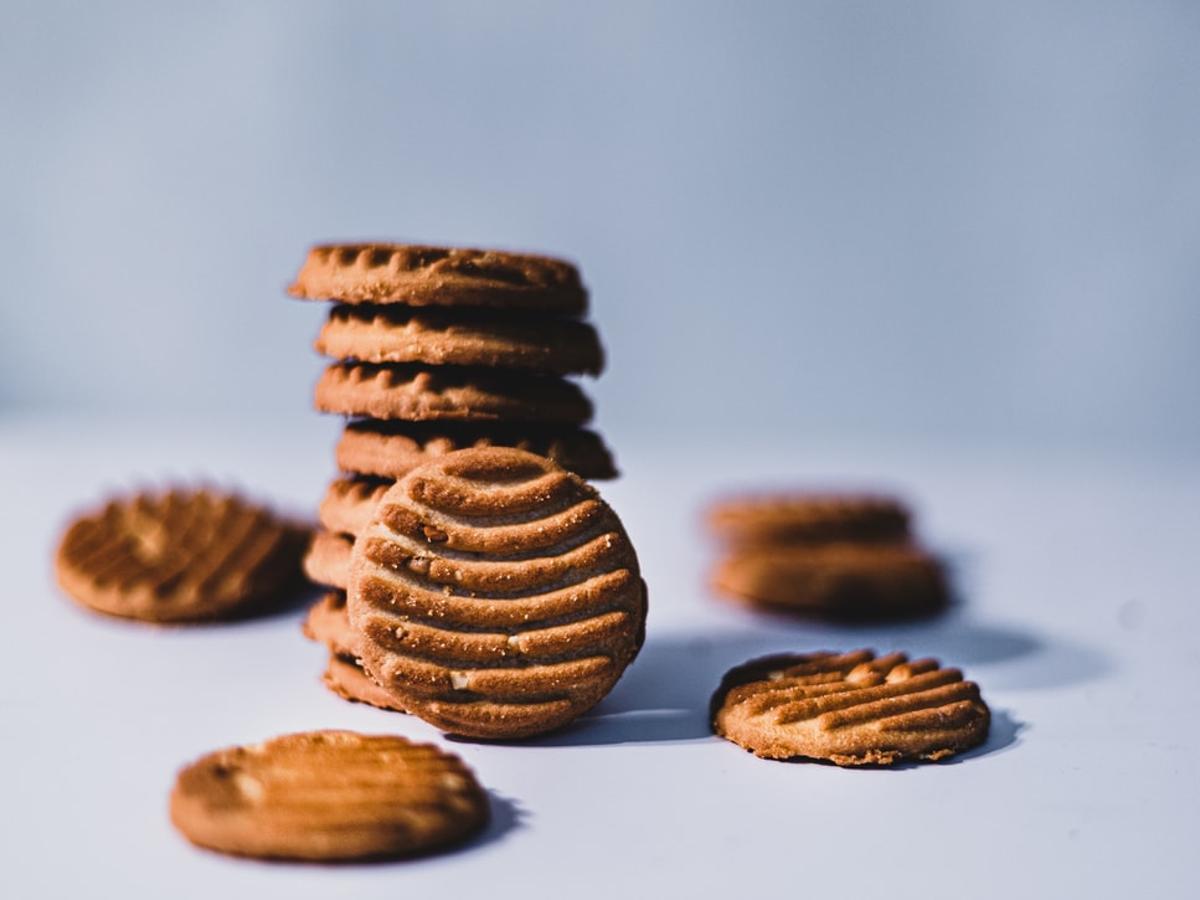 Galletas. Otro alimento por el que debemos optar siempre por su versión casera. Las galletas, cuya composición tiene como base el azúcar y harinas, siempre serán mejores si las hacemos en casa que si nos decantamos por la versión ultraprocesada.