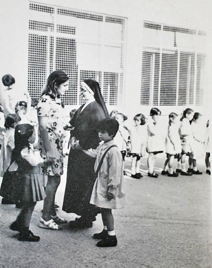 1977: Colegio de las monjas en Villaverde Alto. 