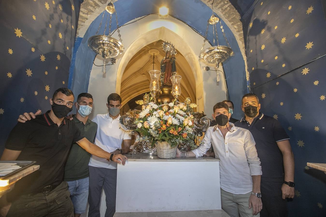 La ofrenda floral del Córdoba CF a San Rafael y la Fuensanta, en imágenes