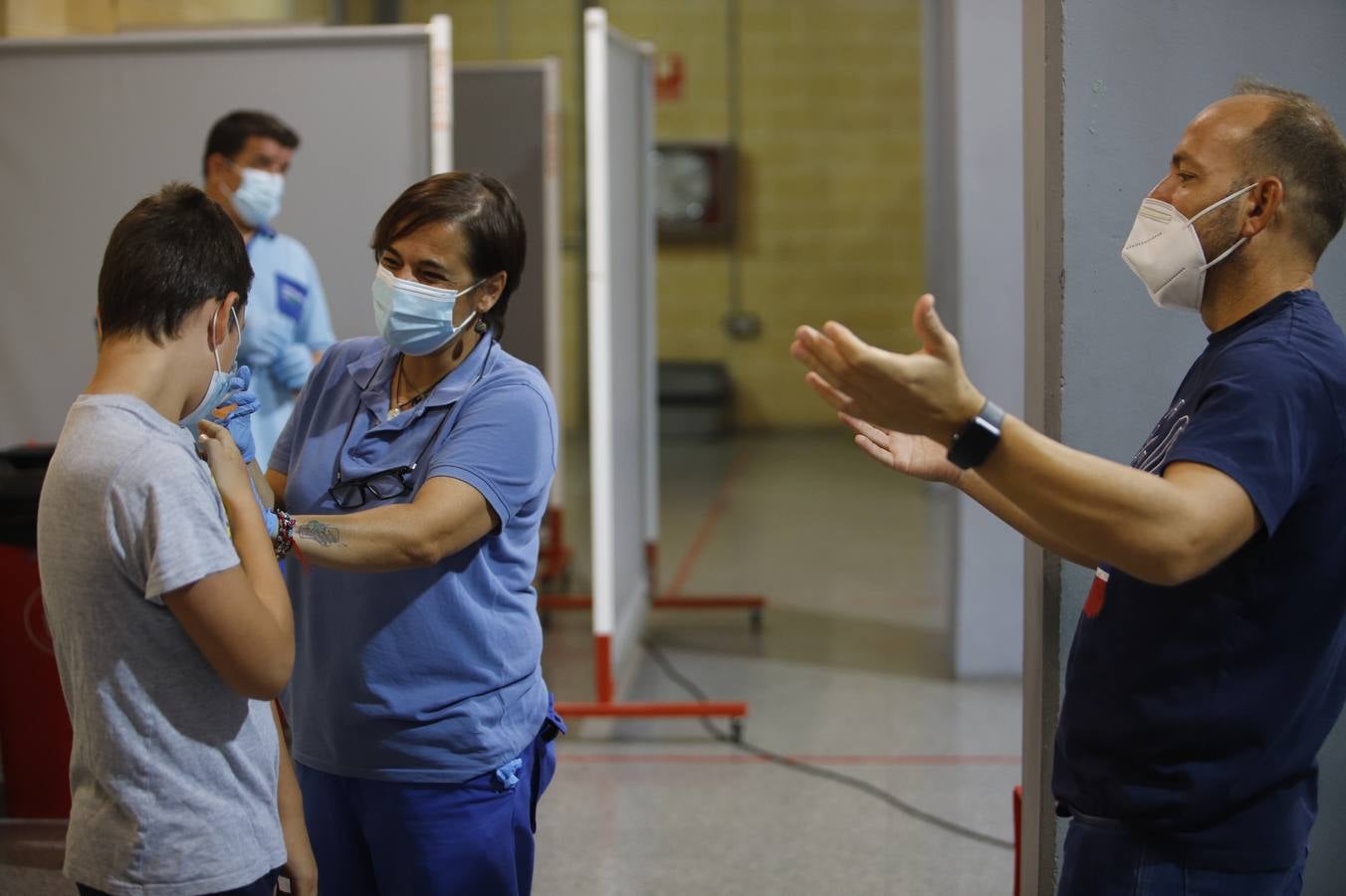 Vacunación exprés Covid en Córdoba para los rezagados, en imágenes