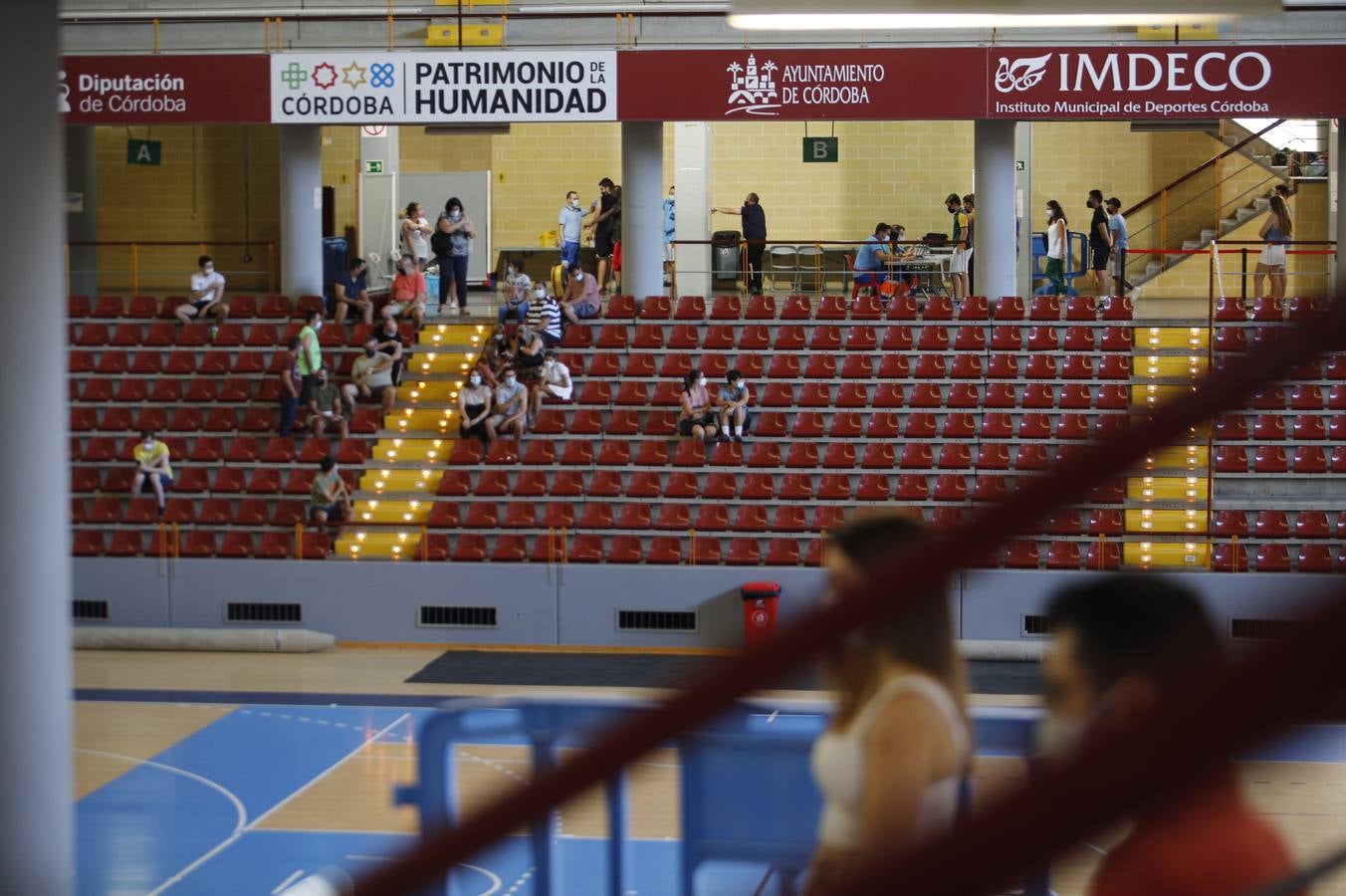 Vacunación exprés Covid en Córdoba para los rezagados, en imágenes