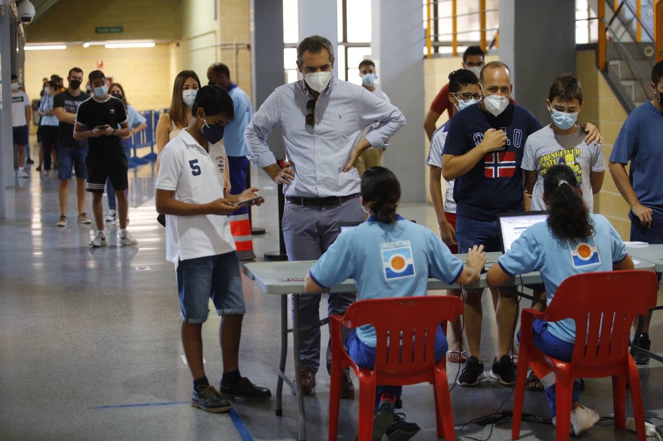 Vacunación exprés Covid en Córdoba para los rezagados, en imágenes